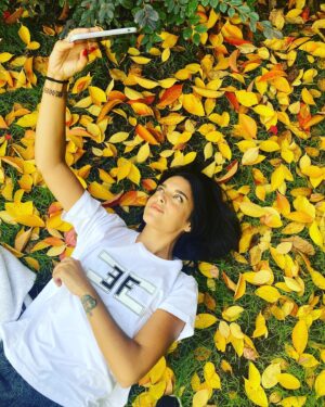 Melike Emiroğlu Instagram - 🍂 sonbahar değil,sonumuz bahar olsun 💋 M.Y 
Photo by canım sister’M : @minesaracoglu