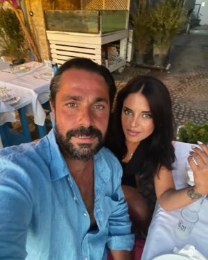 Melike Emiroğlu Instagram - 40 ucurmaya geldik❤️ @onr_yk 

#yalikavak #yalıkavakrakıbalık #yalikavakpalmarina #yalikavakmarina #bodrumyalıkavak