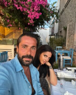 Melike Emiroğlu Instagram - 40 ucurmaya geldik❤️ @onr_yk 

#yalikavak #yalıkavakrakıbalık #yalikavakpalmarina #yalikavakmarina #bodrumyalıkavak
