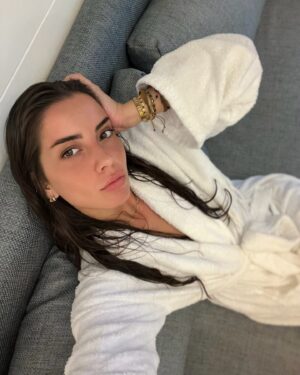 Melis Tüzüngüç Instagram - haziran'a kucuk bi veda. bye bye haziran.