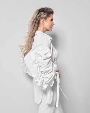 Melissa Moore Instagram - A few more from the white shoot Chicago love the team I worked with photographer @lisasciascia HMUA @makeupbyfrancestsalas stylist @marta_cebrat  @bmgchicago @heymantalentagency @lauravonholle @chad_broskey @10mgmt #whiteshoot #classicmodel #over50 #58 #printmodel #editorialmodel #grateful #ageembrace #silverhair #artinaging #agepositive