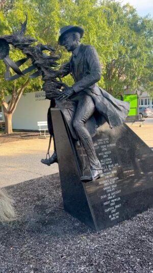 Melissa Moore Instagram - #GOAT I love visiting my dads statue in front of Freedom Hall!  Thank you @upha_national for having it cleaned and repaired it looks amazing. I hope everyone at @kystatefair stops by and visit with dad statue! #blessed #grateful #family