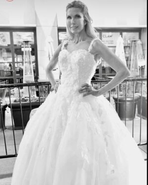 Melissa Moore Instagram - So amazing to walk for @esibanicouture her hand beaded gowns are breathtaking ❤️❤️❤️❤️ I’m so glad I was chose 🙏🏼 #honored #grateful #designer @eebracey @heymantalentagency @hairby.cass @christine_fellingham @todayswomanmagazine @derbydiversityweek @ibestyling4