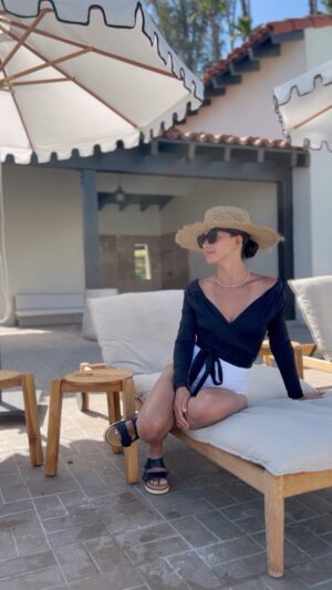 Melissa Paulo Instagram - On vacation with @melissapaulo 🤍 Packing essentials: Coco Bikini & a Long Sleeve Wrap Top. (shout out to the beautiful customer buying her Baiia on the spot 😍 )