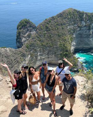Melissa Paulo Instagram - Day 6: “I accept myself unconditionally” 

Adventure to Nusa Penida 🌊

Sanguine souls swimming, splashing, laughing, dancing, & surrendering into freedom & playfulness  after some heavy healing this week ~ ACCEPTING every part of our selves ☀️ It was just so FUN! 

#vibeattractsyourtribe #bali #nusapenida #adventure #wanderlust #travelbali