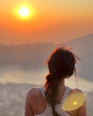 Melissa Paulo Instagram - Day 3: “I have enough. I do enough. I am enough”

Mt. Batur, Bali Sunrise Trek 

Thanks @rachelfarnell13 & @medicmadi & our sweet guide Made for making this memory with me! 

#mountbatur #mtbatur #bali #ubud #travelpics #sunriselover #sunrise #balisunrise