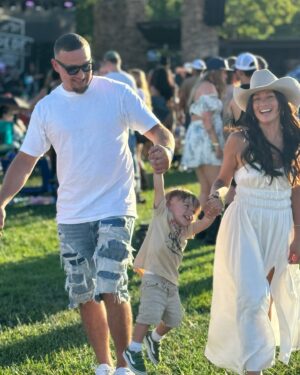 Melissa Paulo Instagram - It’s been a good summer so far 🌞

@oldtownmusicfestival