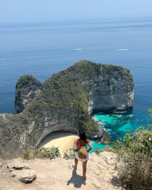 Melissa Paulo Instagram - Day 6: “I accept myself unconditionally” 

Adventure to Nusa Penida 🌊

Sanguine souls swimming, splashing, laughing, dancing, & surrendering into freedom & playfulness  after some heavy healing this week ~ ACCEPTING every part of our selves ☀️ It was just so FUN! 

#vibeattractsyourtribe #bali #nusapenida #adventure #wanderlust #travelbali