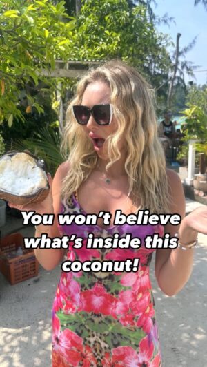 Mellissa Laycy Instagram - 🤯Here’s one thing about coconuts I bet you didn’t know! 

So tell me did you know?

#foraging #guthealth #biohacking #forage