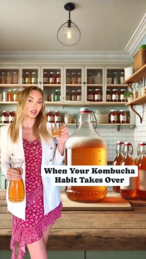 Mellissa Laycy Instagram - Why did the kombucha🍹 apply for a job at the art👩🏼‍🎨 museum?
Because it wanted to be surrounded by even more culture🎨🖼️

Okay dad joke over… 🥸
Here are 5 Things to Avoid When Buying Kombucha (don’t waste your money)👇

1. Plastic Bottles: The acidic nature of kombucha can cause harmful chemicals to leach from plastic rendering your health drink toxic!. 🚫🥤Always opt for glass bottles! 

2. High Sugar Content: Excessive sugar can negate the benefits by destroying the balance of your gut bacteria (rather than restoring it)🍬

3. Contamination: Poor brewing practices can introduce harmful bacteria or mold (need I say more?!) look out for small batch brewing only as these are the good guys!🦠

4. Poor Taste: Low-quality ingredients often result in a less pleasant flavour and mean the possibility of additives and preservatives 🤢 Instead make sure your booch says “live or active cultures”.🧫

5. Lack of Transparency: 🔍Unreliable brands may not fully disclose their ingredients or brewing methods. Trust your gut❣️

Opt for high-quality kombucha for the best results! 🌟

#Kombucha #GutHealth #HealthyLiving #Probiotics #OrganicKombucha #FermentedFoods #Wellness #HealthyHabits #piersmorgan #fionaharvey #babyreindeer #NaturalIngredients #CleanEating #KombuchaBenefits #KombuchaLovers #BoochLife #HealthyGut #MindfulEating #DrinkKombucha #HealthyChoices #biohacking