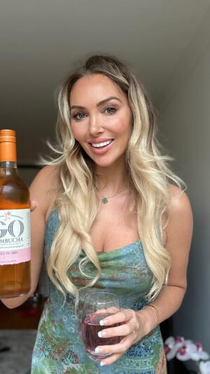 Mellissa Laycy Instagram - Gut health coach @mellissalaycy sippin on GoKombucha: Where gut health meets skin glow and brain boost! 🍹✨ 

Make sure to check out @daviniataylor and all her latest biohacks. She is a genius and fellow fan of the favourite @gokombucha 

To order GO Kombucha Red Pu-erh go to https://www.gokombucha.co.uk/shop/red-pu-erh

#KombuchaMagic #GutGlowGrow #MindfulFizz”#GutHealth
#Biohacking
#Microbiome
#DigestiveWellness
#GutHealing
#Biohacker
#Probiotics
#Prebiotics
#GutBrainConnection
#HealthyGut
#GutFlora
#BiohackerLife
#OptimalDigestion
#GutCheck
#NutrientAbsorption
#BiohackingJourney
#GutBalance
#GutLove
#BiohackingTips
#DigestiveHealth
#BiohackYourBody
#GutMicrobes
#BiohackerCommunity
#HappyGut
#Nootropics
#BiohackingTools
#GutReviva l