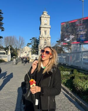 Mellissa Laycy Instagram - Did you know orange juice has almost the same amount of sugar as a full fat Coke??! Crazy right. 

If you’re drinking fruit juice because you think it’s a healthy option please stop 🛑 scroll through this post to learn a bit more and find out a healthier alternative ❤️😘 p.s no one said fruit smoothies were a bad idea! 🤗

If you’re looking to elevate your health then I always recommend @nuzest_europe or @nuzest use my discount code MELLY20 across their whole range including protein powders (my new favourite is salted caramel 🤤).

#biohacking #biohacker #guthealth #guthealing 

I’m someone who will…