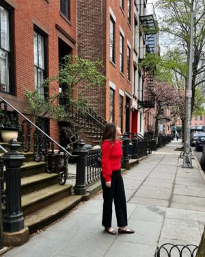 Melody Cheng Instagram - It’s been one month since we moved to the East Coast. Even though there are days when I catch myself still in transition, I can’t help but feel the city’s magic when we’re exploring the different boroughs on the weekends.

I think I’m going to like it here 🌹