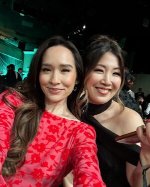 Melody Cheng Instagram - Unforgettable Gala ✨it was truly a night of celebration but it personally reminded me of how I love female friendships 💖 all the new and familiar “hellos” in transit to the restroom   laughter amongst friends (cherishing this!).

Ty @character.media @unforgettablegala 

HMU: @glambylindseyt