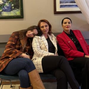 Meltem Baytok Instagram - Bu akşam sizlerleyiz ♥️ @aldatmakdizi @timsandb @atvturkiye #keyifliseyirler