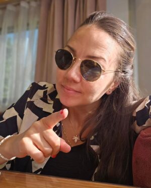 Meltem Pamirtan Instagram - Sen Türkülerini Söyle 
Dedik bu gece ..
Senin türkün ne söylesene.