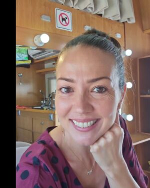 Meltem Pamirtan Instagram - Hoş geldın Eylül.