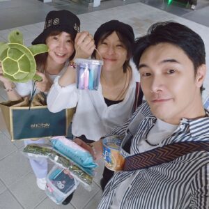Melvin Sia Instagram - 圓滿了❤️🎂❤️
快快樂樂的6月，
有你們真好，愛你們！