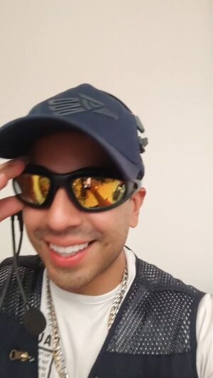 Memo Dorantes Instagram - Ya conoces los beneficios de usar lentes oscuros en el trabajo? Pon atención 👀😂🕉️🍀💫