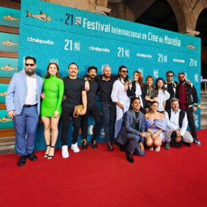 Memo Dorantes Instagram - Mi primera vez en el @ficm ! Y presentando una película! Más que honrado de haber podido ser parte del programa de este maravilloso festival que alberga grandes proyectos y personajes que me hacen recordar porque amo tanto esta carrera y este arte que me capturó desde hace ya 24 años🎭🎥🎬 Mil gracias a todos los que lo hicieron posible y me permiten vivir este viaje a su lado. Al público que llenó la sala y nos quedamos con ganas de más preguntas y respuestas! @carlossantos.mx y todo el crew de @somosfantastica por hacer está locura de película 🔥 A mis compañeros @monicahuarte @macagarciar @dianacarreiroof @barbara_lombardo @leonardodanieloficial_ @maunieto @mychduga @bizzletravel_ @chrisuribeoficial  por hacer un personaje tan único para esta película, sin duda el cast está increíble 👏👏 a mi novia por acompañarme en cada paso, a todo el equipo de @cinepolisdistribucion Carlos, Bruno,Guadalupe, Margarita , Alma, Emilio, Giselle, Regina por creer en nosotros, por ser un gran team y porque sin ustedes esto no sería posible y a cada uno de los que conforman el Festival Internacional de Cine en Morelia, woooow que gran edición gracias a todos ustedes, toda mi admiración y cariño! "Señora Influencer" 2 de Noviembre en todos los cines 🎥🎬🎭🙏💫🍀🕉️🕺
