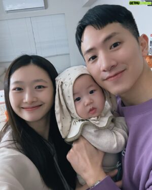 Meng-Lin Yang Instagram - #crystalyenlife 
過年過一過赫然發現今天是情人節‪.ᐟ‪.ᐟ
跟前世情人の第一個情人節⸝⸝⸝♡︎
剛剛跟楊桃爸說下輩子你會當我兒子耶～
他回我 下輩子妳是我的女兒
(≧▽≦)
所以下輩子到底誰是誰的小孩勒ʕ•ᴥ•ʔ

#哈嘍小楊桃🌞🍑 #目前確定我上輩子有情人 #還不確定楊少爺上輩子有沒有情人🤭