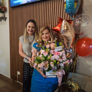 Mercedes Molto Instagram - Feliz día Mamá... hoy celebramos el día de las madres en Panamá!!! Un día de las madres muy especial ... mamita  por muchos días de las madres más y juntas !!! Eres una mujer y madre incondicional!!! Te amamos !!! 💖