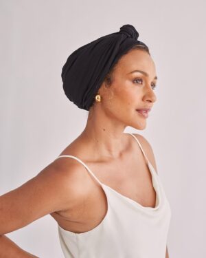 Mercedes Yvette Instagram - “I’ve learned that people will forget what you said, People will forget what you did, But people will never forget how you made them feel. “~ Maya Angelou 

.
.
.
.
.
#poem #graceeleyaeslapcap #graceeleyae #blacksilkturban #protectivehairstyles #silkbonnet #beauty #beautyphotography #beautyproducts #fall2022 #falltrends
