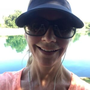 Meredith Monroe Instagram - #fridayfeels #tgif #happyplace get your #sweat on! 🏃‍♀️#endorphins 🌈 #mothernature 💕