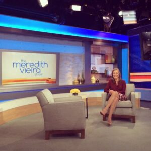 Meredith Vieira Instagram - On the set of @goodmorningamerica talking with the gang about my new show launching Sept 8!