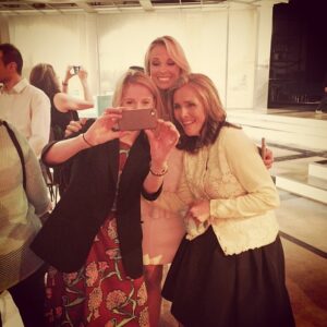 Meredith Vieira Instagram - #Selfie with @ehasselbeck and her assistant between tapings of @abctheview. #CelebrateBarbara #TheViewReunion