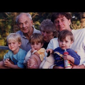 Meredith Vieira Instagram - It feels like I used to wish my kids were still this small, but now I’m wishing for grandchildren – but not too soon! Here are my rugrats with their dad and grandparents. #WaybackWednesday