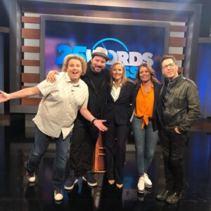 Meredith Vieira Instagram - So much fun on set of @25wordsorlesstv! Just FIVE more days until the premiere! #25wordsorless #25wordsorlesstv