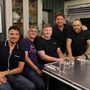 Merlin Griffiths Instagram - I should've worn black! 🤣
Tomorrow, 930am, @itv @saturdayjamesmartin for some delicious drinks (and food!) ♥️🥂
#tv #food #drinks