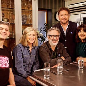 Merlin Griffiths Instagram - More delicious drinks tomorrow at 930am @itv with the fantastic @saturdayjamesmartin. With @emilyscottfood @romygill and @therealbaddiel 🎉🍻
