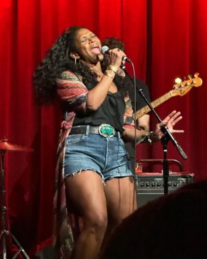 Merrin Dungey Instagram - You shoulda been there…
@coffeeshoparenarock 
@curtispeoples @darlahawn @garrisonstarr @benwise 
📸 @thekevinryder