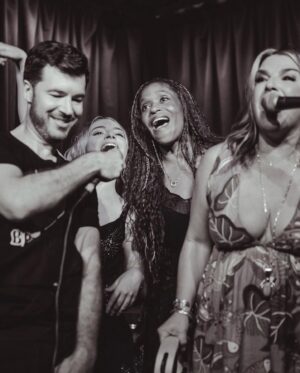 Merrin Dungey Instagram - Perfectly capturing the magic that is the @coffeeshoparenarock night from a few weeks ago. These say it all. Thank you @_.mayapologies._ for 📸!
and to my brother in Rock @curtispeoples for the opportunity and the community🤘🏾