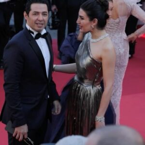 Mert Fırat Instagram - Francis Ford Coppola’nın yeni filmi "Megalopolis"in galasında, Cannes’ın heyecan dolu atmosferinde izleyici olmak, tarifi mümkün olmayan bir heyecandı. Umarım, gencecik bir yönetmen gibi hikayelerini ve anlatım çeşitliliğini koruyarak her filmde yeniden heyecanlandıran ve ilham veren dünyası herkesi benim kadar etkiler. Bir gün, içinde olduğum bir filmde ülkemizi temsil edebilmek dileğiyle. Paha biçilmez bir deneyim yaşadık. @chopard @tektassaatcilik @priveepr @festivaldecannes
…..

"Being an audience member at the premiere of Francis Ford Coppola’s new film 'Megalopolis' in the thrilling atmosphere of Cannes was an indescribable excitement. I hope his world, which excites and inspires with every film by preserving his storytelling and diversity of expression like a young director, impacts everyone as much as it does me. With the wish to one day represent our country in a film I am part of. We had an invaluable experience. @chopard @tektassaatcilik @priveepr @festivaldecannes