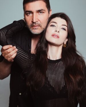 Mert Kılıç Instagram - #happyanniversary ♥️
Birbirimize yuva olmamızın 11. senesi sevgilim…
Aşkla.. Hep ♾️
Elin elime,ruhun ruhuma,kalbin kalbime..