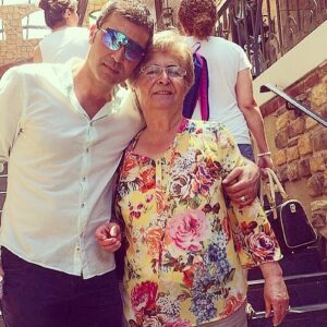 Mert Kılıç Instagram - Annem❤️🙏🏻#annelergünükutluolsun 😘