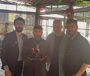 Mert Turak Instagram - Hoşgeldim 44… Dört Dörtlük bir hayatım var Allah’a şükürler olsun! 🥳🙏🏼🧿