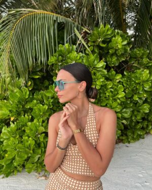 Merve Akkaya Instagram - swipe for my sunset 🥥 &🦎 show 🧡