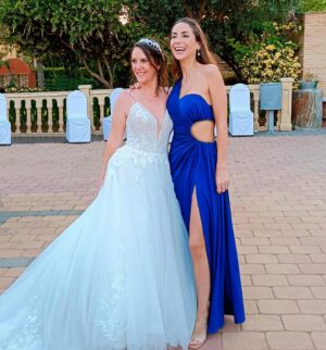 Mery Cabezuelo Instagram - Se ha casado una de mis personas favoritas, y de las más especiales y adorables que conozco. Más de 20 años compartiendo momentos y no sabes lo que me alegra verte feliz y brillar en tu día. Mis mejores deseos, que la magia te acompañe 💫