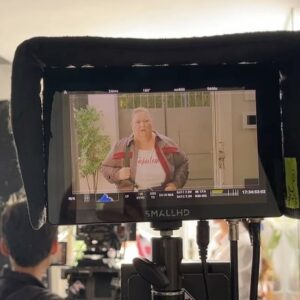 Mery Cabezuelo Instagram - Nueva aventura como “productriz”. El objetivo es hacer cada vez proyectos más elaborados. Os muestro 10 momentos de “¿Qué estás haciendo con tu vida?”, cortometraje que está ahora mismo en post producción y que verá la luz muy pronto:

1. El casting; @itziarcastro 🙋‍♀️ @victor.palmero 
2. El equipo en exteriores 
3. En esta parte nos reímos mucho 
4. Mi amor por @laraoliivares es oficial
5. Un buen maqui y pelu nunca viene mal
6. Amo muchísimo las tomas falsas
7. Adorable
8. Cámaras siempre excelentes by @rcservicemadrid 
9. Con el dire @fergonzalezcut 
10. Que la luz natural os acompañe 

Foto fija by @pipofernandezfoto 

🎬💜🫶🏼🎥