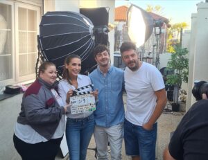 Mery Cabezuelo Instagram - Nueva aventura como “productriz”. El objetivo es hacer cada vez proyectos más elaborados. Os muestro 10 momentos de “¿Qué estás haciendo con tu vida?”, cortometraje que está ahora mismo en post producción y que verá la luz muy pronto:

1. El casting; @itziarcastro 🙋‍♀️ @victor.palmero 
2. El equipo en exteriores 
3. En esta parte nos reímos mucho 
4. Mi amor por @laraoliivares es oficial
5. Un buen maqui y pelu nunca viene mal
6. Amo muchísimo las tomas falsas
7. Adorable
8. Cámaras siempre excelentes by @rcservicemadrid 
9. Con el dire @fergonzalezcut 
10. Que la luz natural os acompañe 

Foto fija by @pipofernandezfoto 

🎬💜🫶🏼🎥
