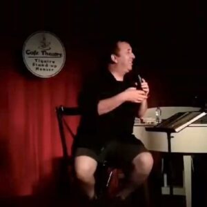 Metin Zakoğlu Instagram - Metin Zakoğlu STANDUP gösterisi EDEPSİZ KOMEDİ ile 19 Mayıs Pazar 21:00’de CAFE THEATRE @istmarinaavm da sahnede. Biletler @biletix @biletinial da