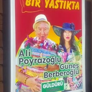 Metin Zakoğlu Instagram - Ve @poyrazogluali oyundaşı @gunesberberoglu ile @cafetheatreistmarina da hınca hınç dolu salonumuzda harikalar yarattı. #biryastıkta sezonu bizimle kapattı… @istmarinaavm