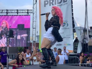 Micaela Castellotti Instagram - ❤️🌈 EVERYONE DESERVES A SHOT OF LOVE ❤️🌈 
Unas de cuando me hice presente en el @wynwoodpride 💃🏼🎤 Happy PRIDE bitches 🤘🏻
•
•
•
#love #pridemonth #pride #miami #singer #actress #dance #micaplum