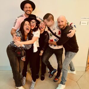 Micaela Castellotti Instagram - Este fin de semana volvimos a recordar lo bien q nos la pasábamos juntos! Es demasiado hermoso que todos estemos acá después de tantos ańos, cada uno evolucionado, hermosos, grandes hahaha ,  pero hay algo que no se puede olvidar jamas, el cariño y todos los momentos únicos que pasamos juntos! Los adoro y saben que por siempre están en mi corazón ❤️✨
•
•
•
#elreencuentro #isatkm #friends #forever #love #miami