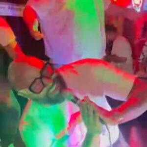 Michael Anthony Instagram - BEST KARAOKE GROUP IN THE WORLD🏆….MIKE BLESS AND THE GARLIC PEPPER 2 STEPPAS @mariotory @moore.jordan_ @rafisodope 

THIS SONG IS DEDICATED TO THE MOMMA OF THE PERSON THAT BROKE IN MY CAR. I GOT SOMETHING SPECIAL FOR YA MOMMA SON ❤️