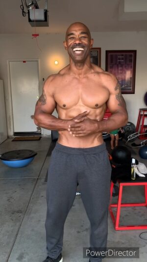 Michael Beach Instagram - I haven’t been happy that I can’t lift weights cause that’s my preferred way to workout but again I have given myself an excuse to fall apart. I’m in terrible condition and shape and this is the time that I need to pay attention to my health the most. So as I get closer to 61, without the ability to lift weights, let’s see what I can do… And I promise not to rub myself with oil again - at least not on camera 🤣😉
#wbw2018 #60andworkingit #positivitywins #thecomebackkid #dotheworkdaily #water #cleanfoods #walkingeverywhere #nowristexercises 🤣